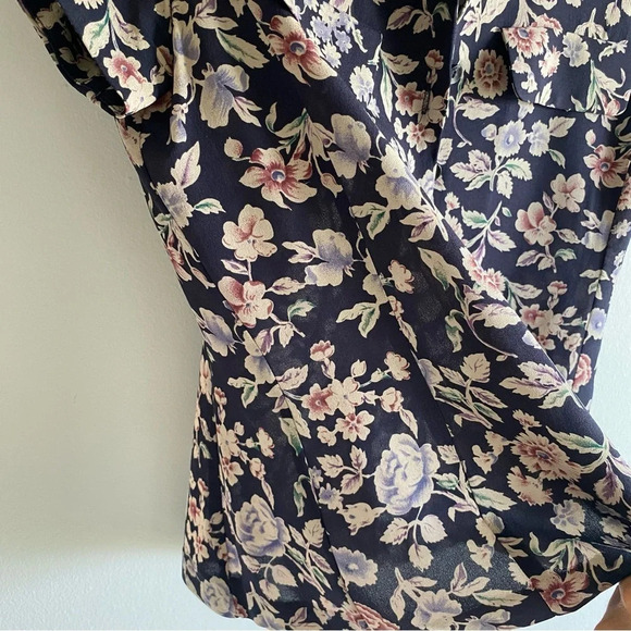 100% Silk JONES New York Vintage Button Down Blouse Dark Blue and Tan Size 4 - Picture 9 of 10